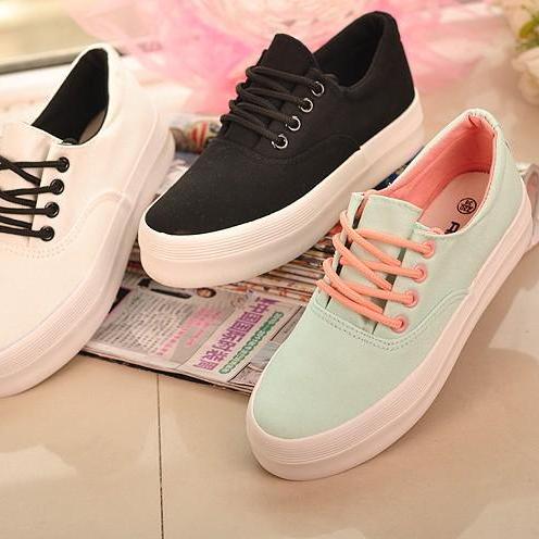 womens casual canvas sneakers